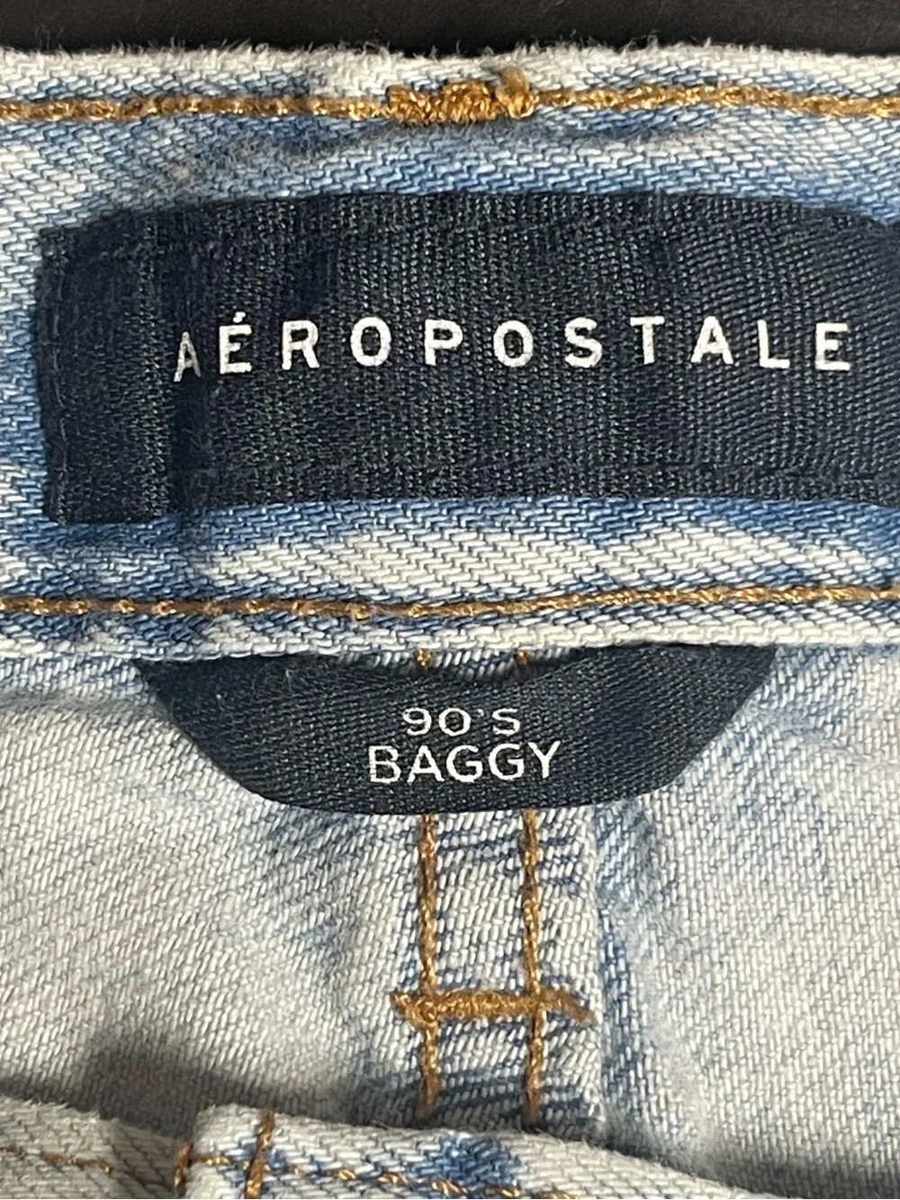 Aeropostale Pale Wash Straight Leg Jeans - Picture 6 of 7